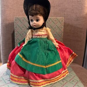 Madame Alexander Vintage  8” Italian doll with box🌟
